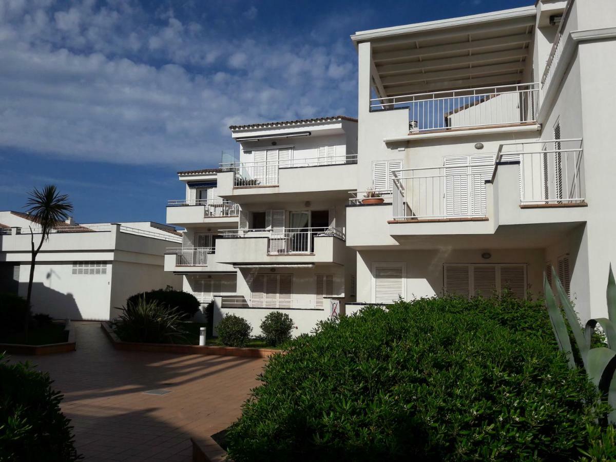 Residencia Platja De Roses Apartment Luaran gambar