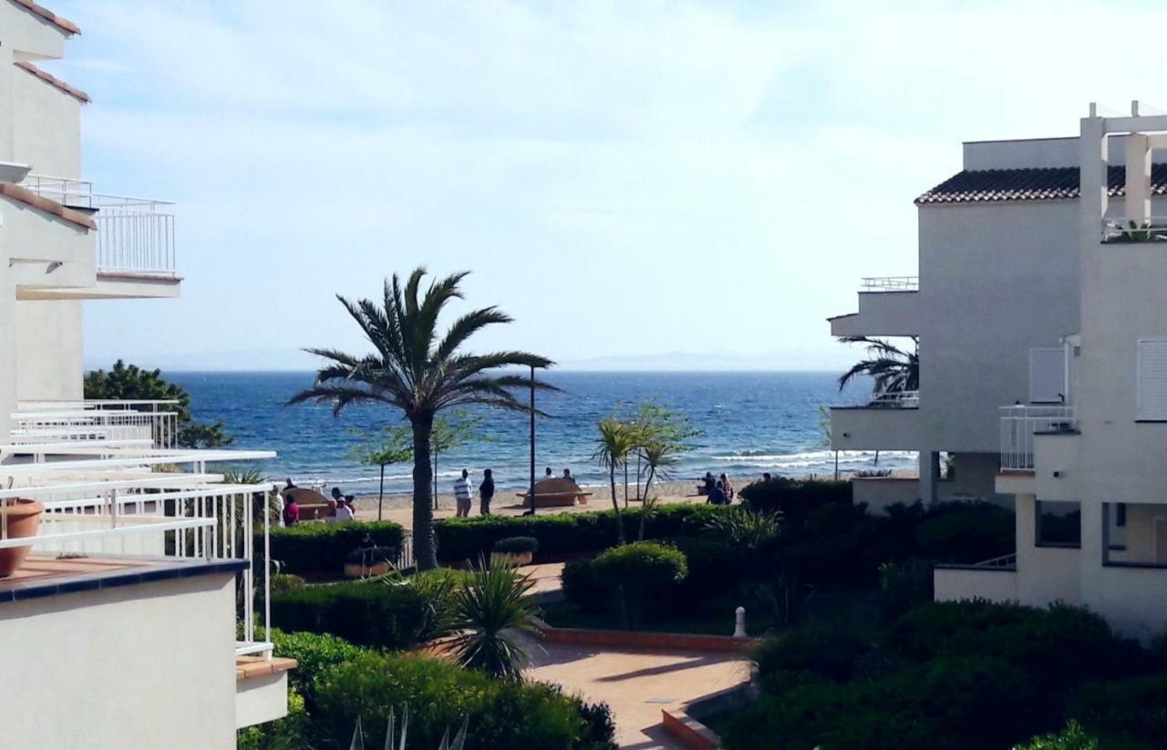 Residencia Platja De Roses Apartment Luaran gambar