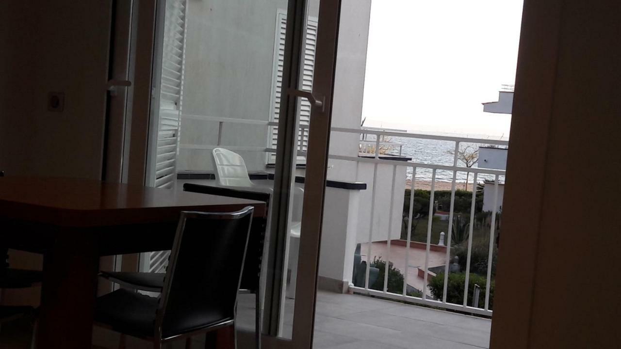 Residencia Platja De Roses Apartment Luaran gambar