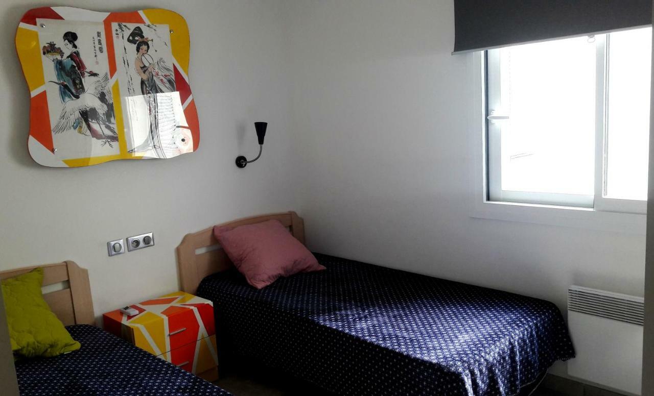 Residencia Platja De Roses Apartment Luaran gambar