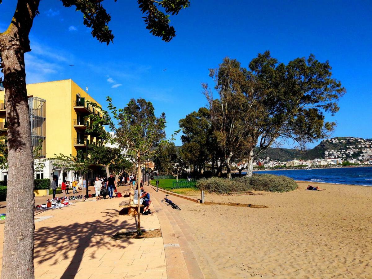 Residencia Platja De Roses Apartment Luaran gambar