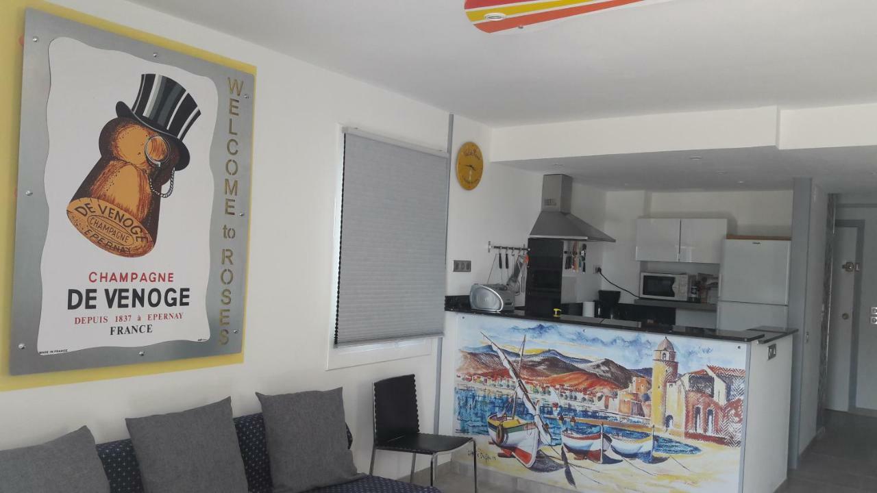 Residencia Platja De Roses Apartment Luaran gambar